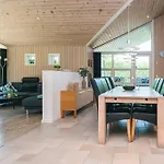 Casa de Férias Luxurious Retreat With And Sauna-by Traum *