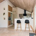 Luxurious Retreat With And Sauna-by Traum