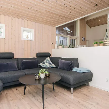 Luxurious Retreat With And Sauna-by Traum *