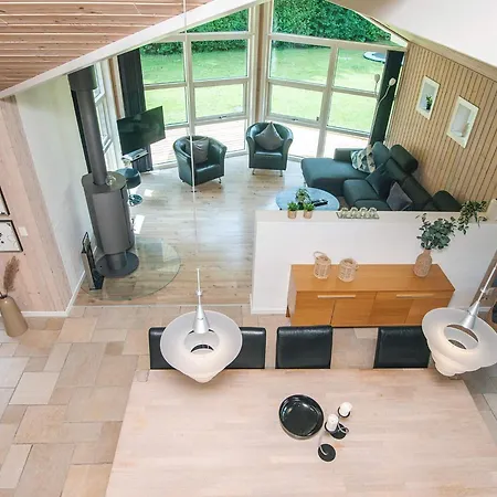 Luxurious Retreat With And Sauna-by Traum Hemmet