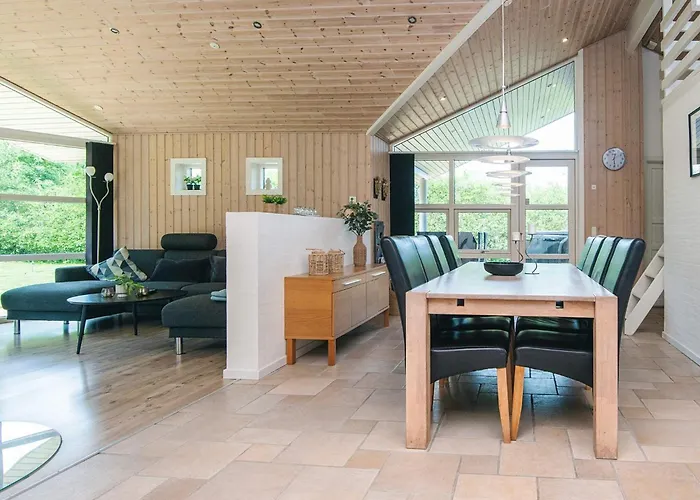 Hébergement de vacances Luxurious Retreat With And Sauna-by Traum *