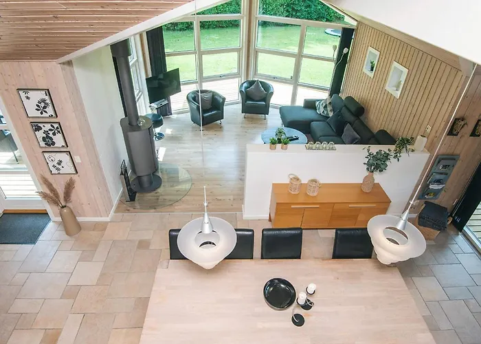 Luxurious Retreat With And Sauna-by Traum