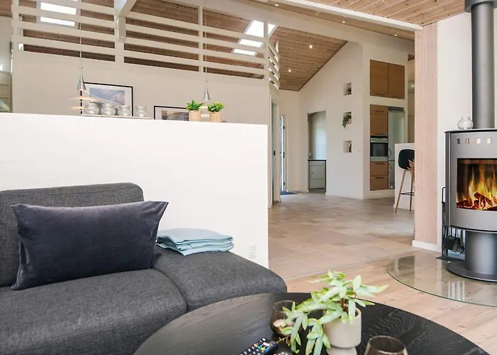Luxurious Retreat With And Sauna-by Traum *
